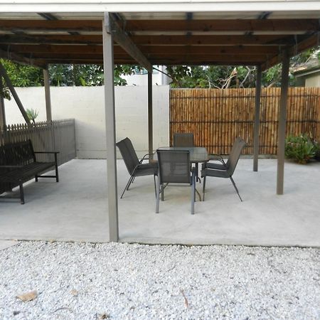 Golden Shores Motel Bilinga Екстериор снимка