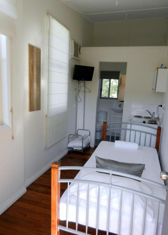 Golden Shores Motel Bilinga Екстериор снимка