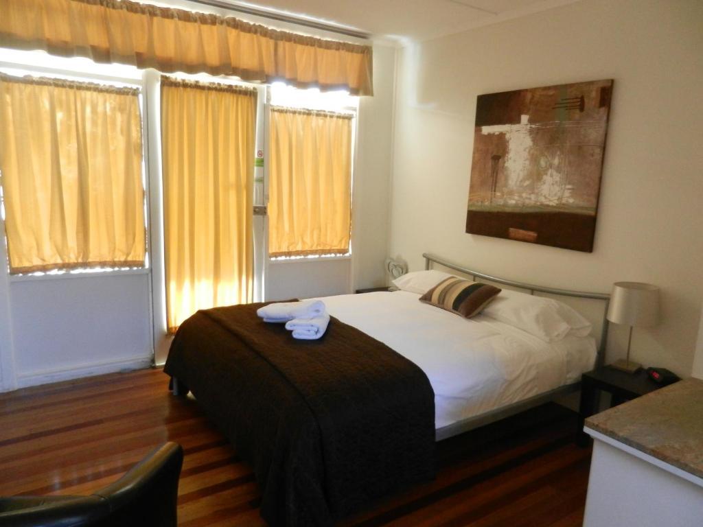 Golden Shores Motel Bilinga Екстериор снимка